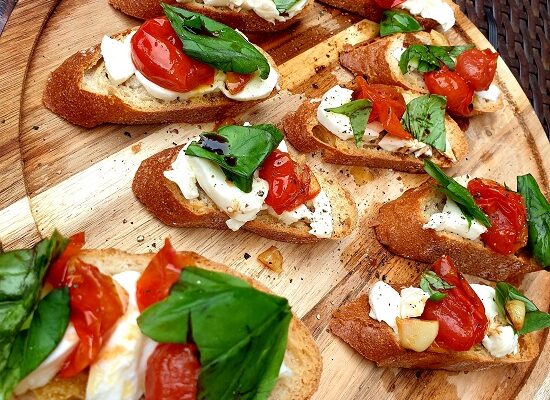 Easy Roasted Tomato Burrata Bruschetta Recipe